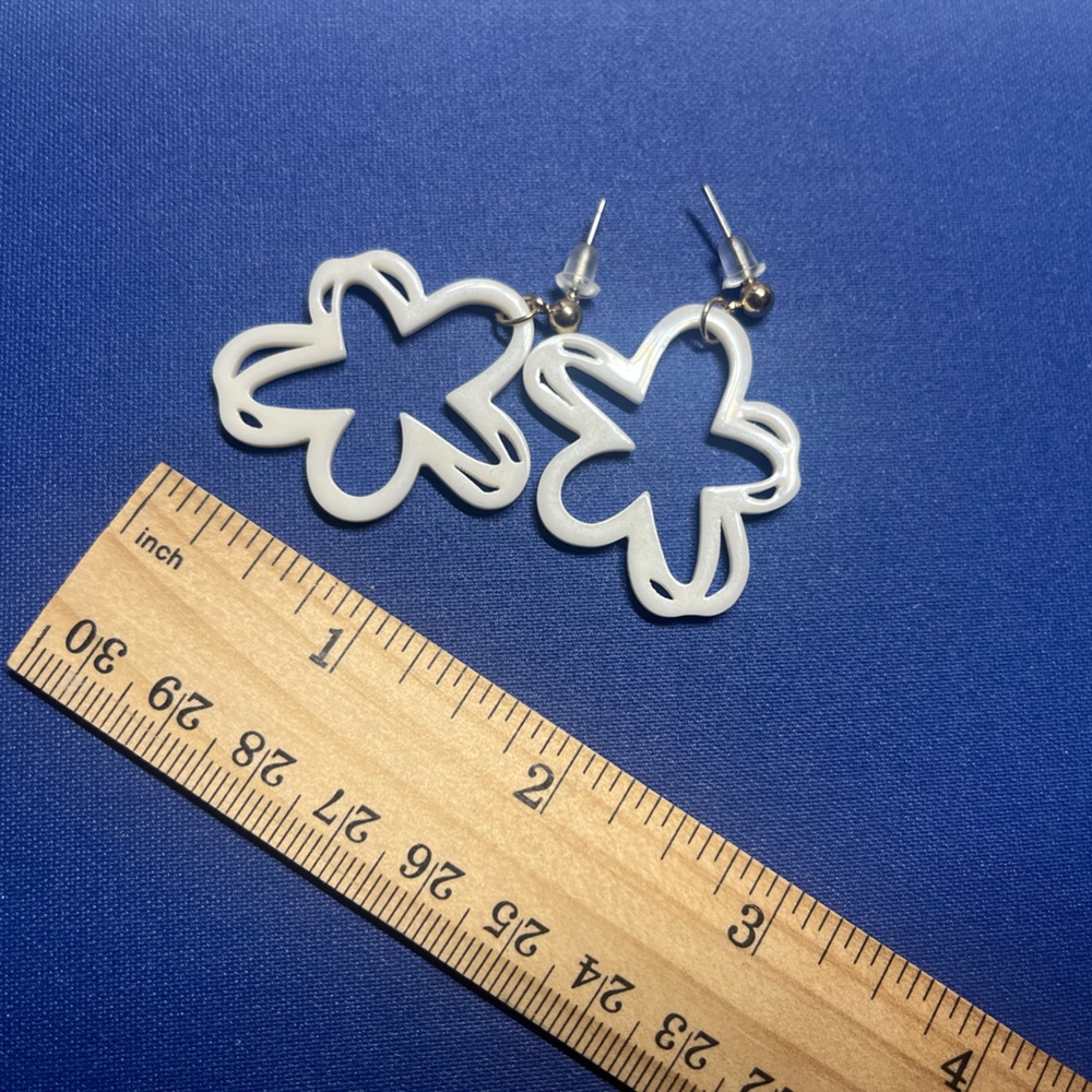 White Flower Shaped Earrings
